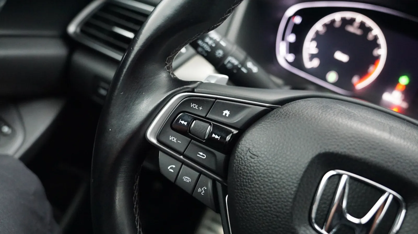 Honda Accord photo 17