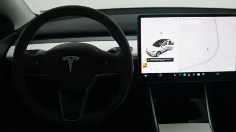 More photos of 2021 Tesla Model Y Long Range at Auto City, CA