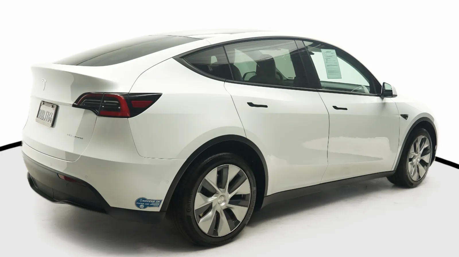 More photos of 2021 Tesla Model Y Long Range at Auto City, CA