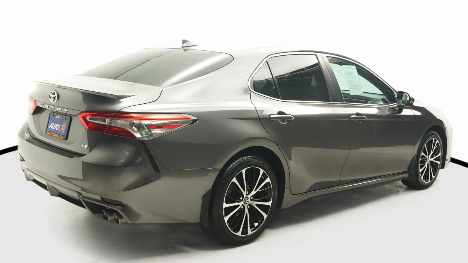 More photos of 2019 Toyota Camry SE at Auto City, CA