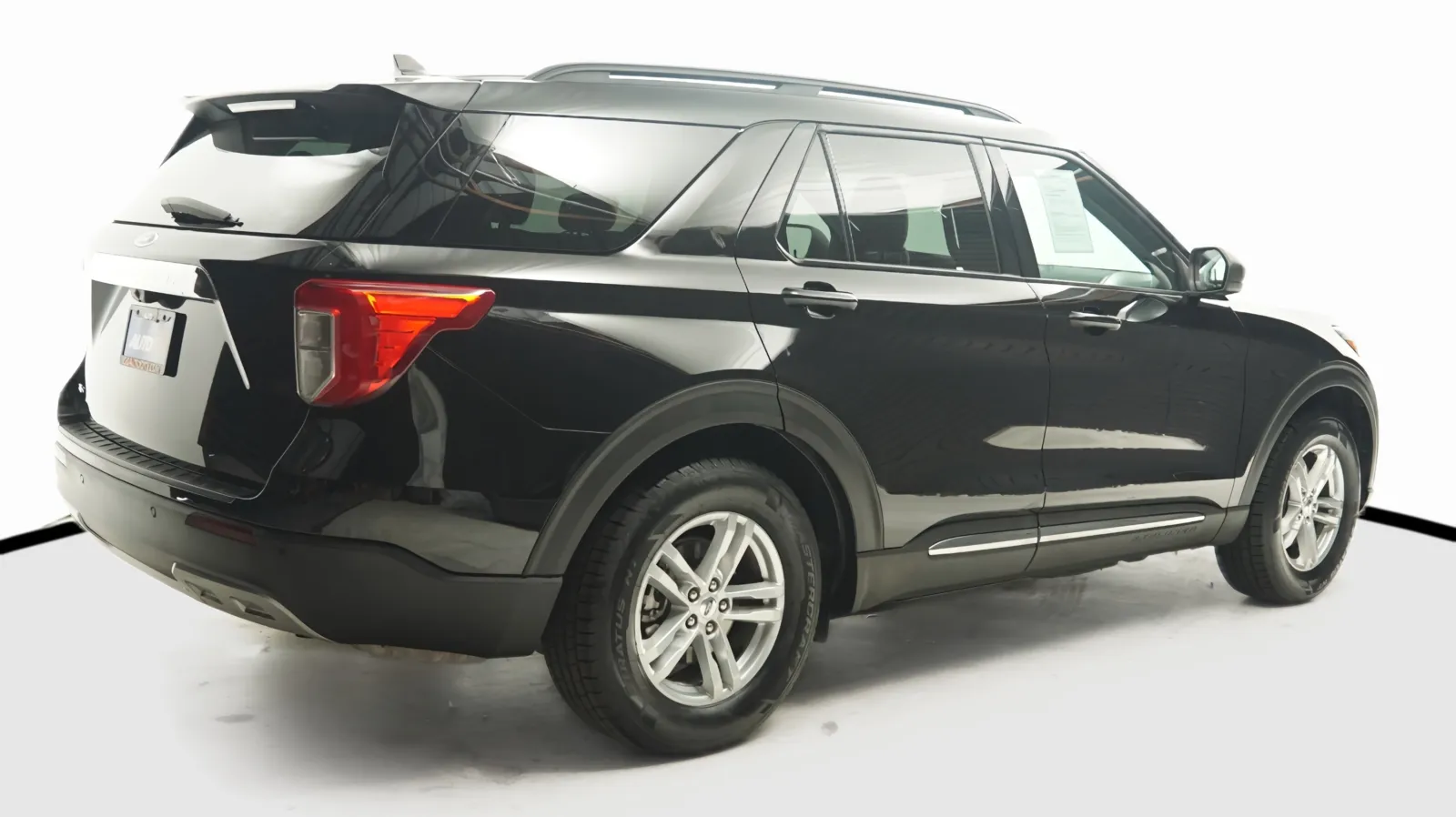 More photos of 2022 Ford Explorer XLT at Auto City, CA