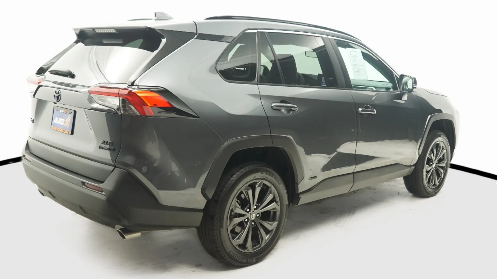 More photos of 2022 Toyota RAV4 Hybrid XLE Premium at Auto City, CA