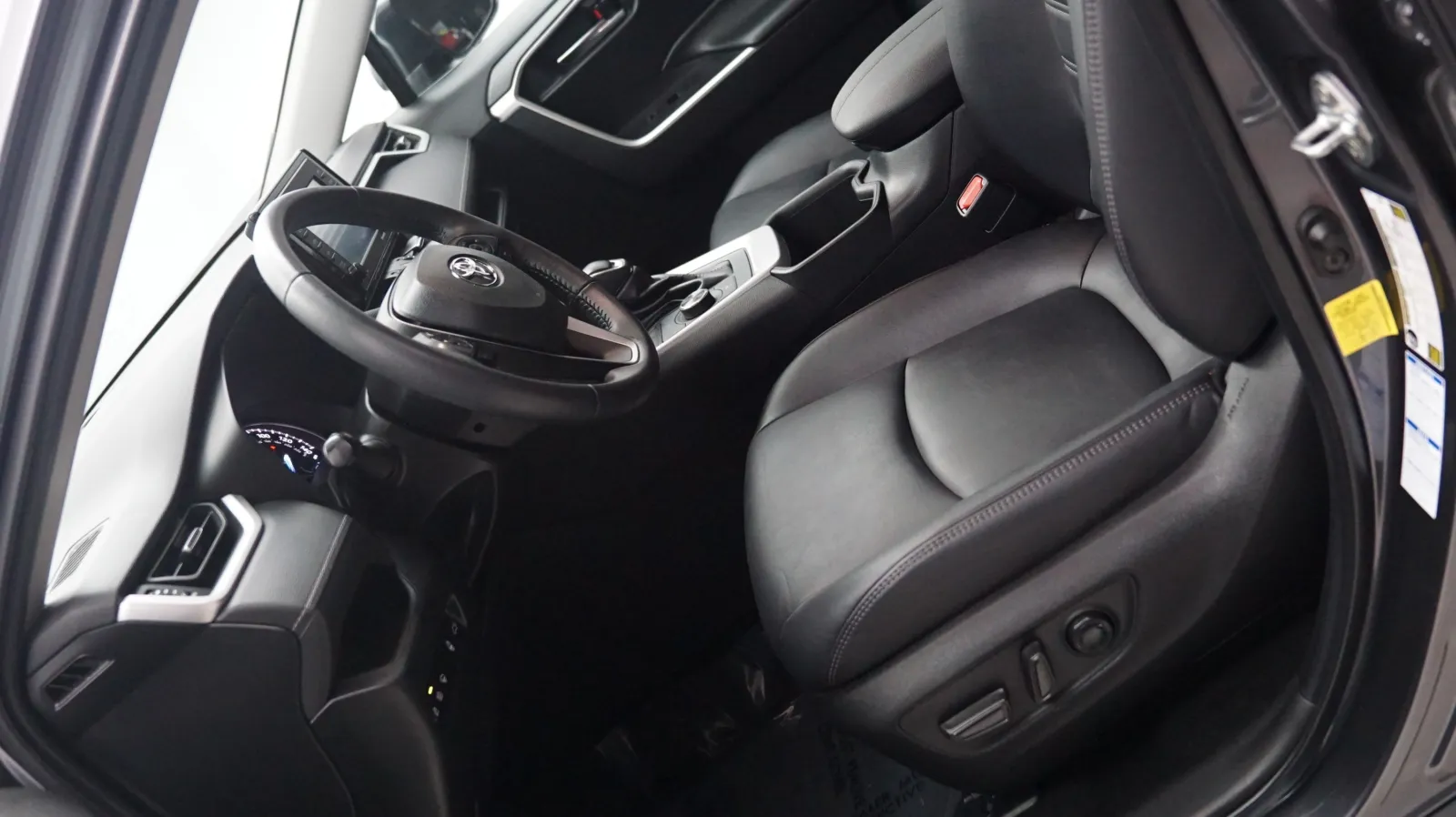 Toyota RAV4 photo 7