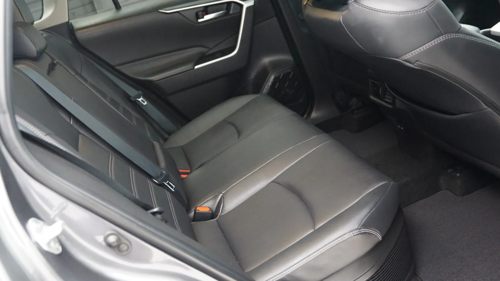 Toyota RAV4 photo 11