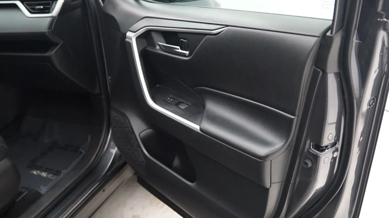 Toyota RAV4 photo 14