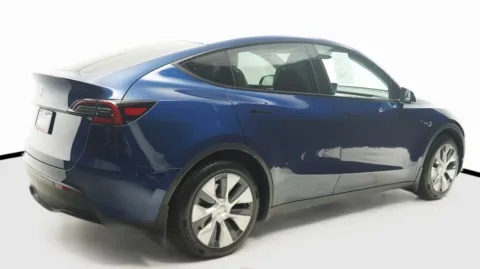 More photos of 2023 Tesla Model Y at Auto City, CA