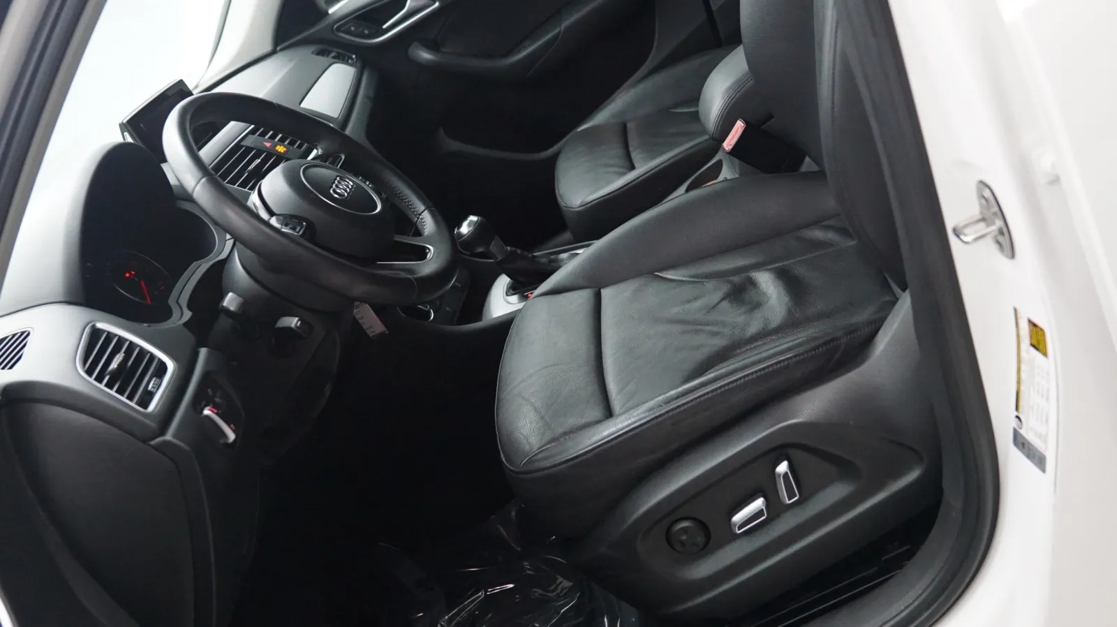 Audi Q3 photo 7
