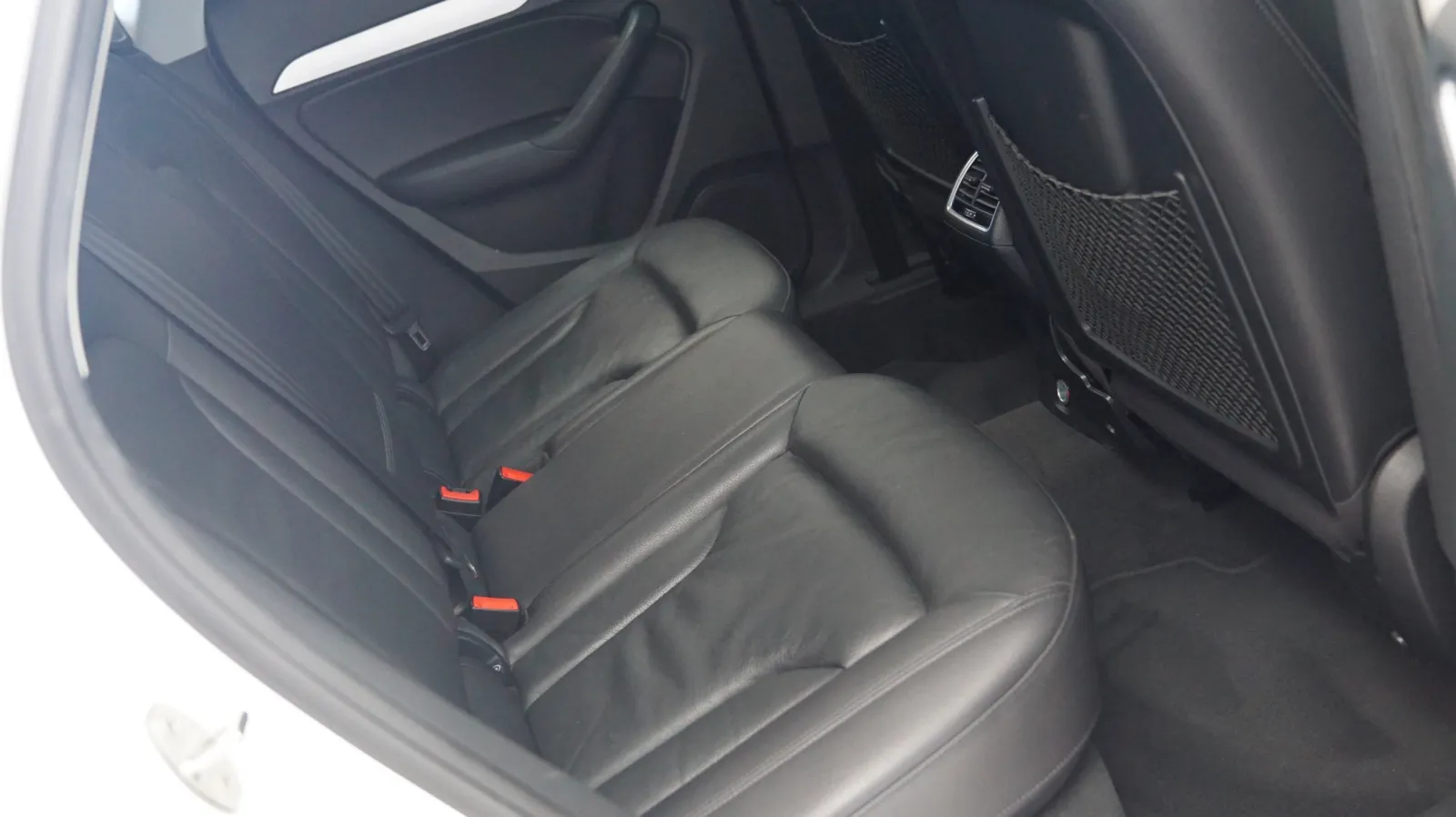 Audi Q3 photo 11
