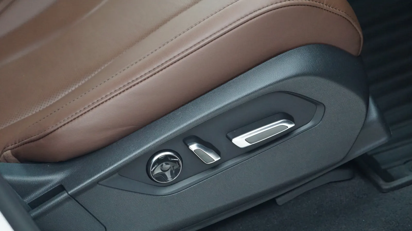 Acura MDX photo 15
