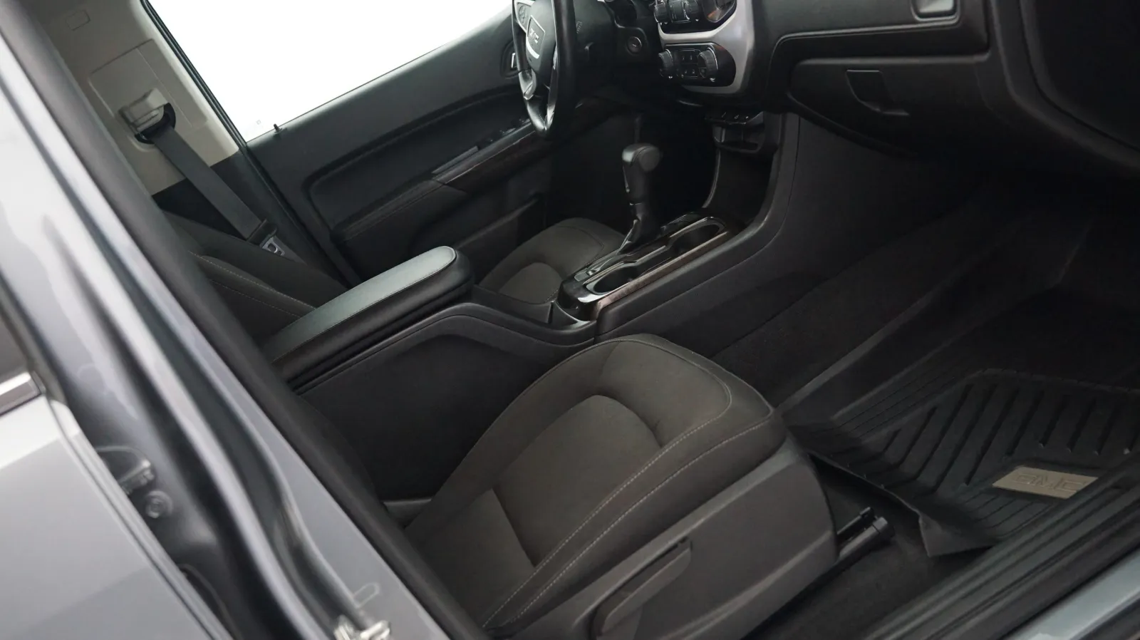 GMC Canyon photo 6
