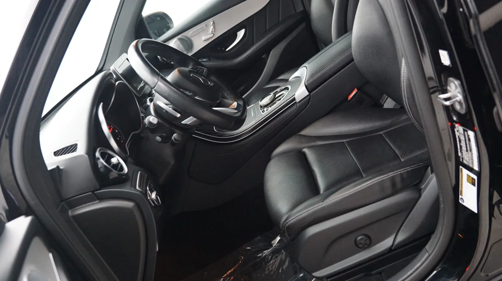 Mercedes-Benz GLC photo 7