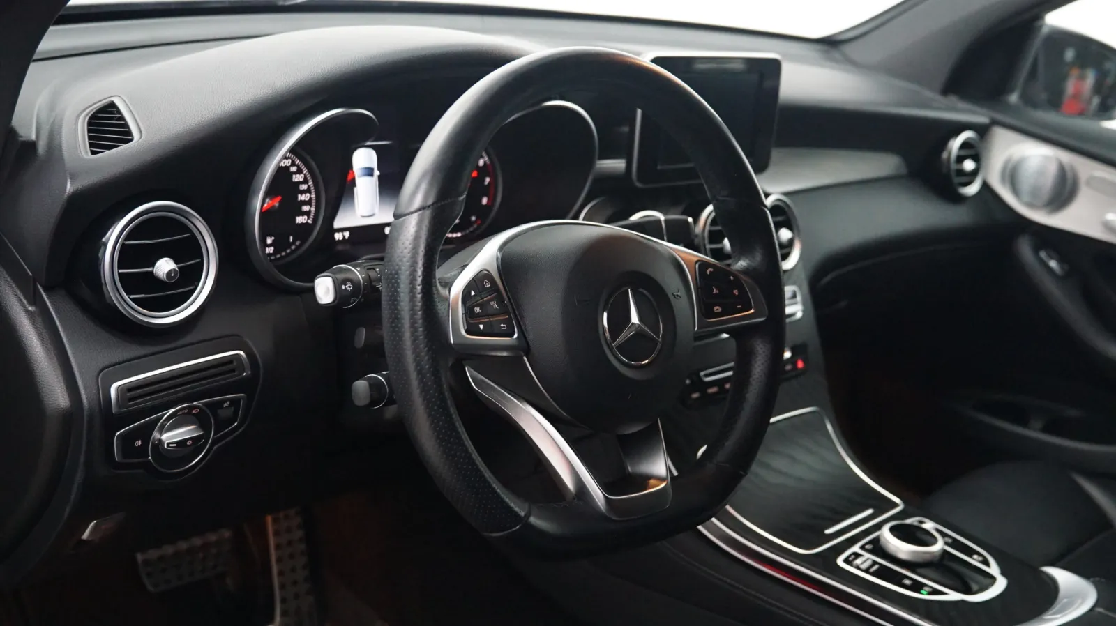 Mercedes-Benz GLC photo 15