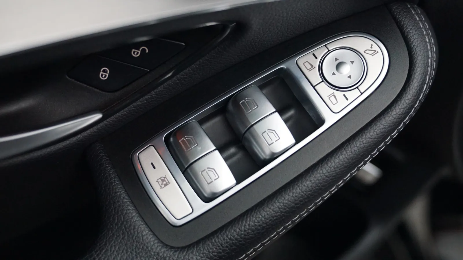 Mercedes-Benz GLC photo 16