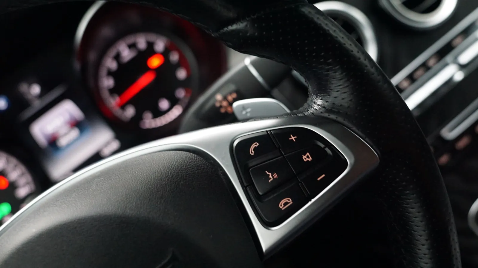 Mercedes-Benz GLC photo 19