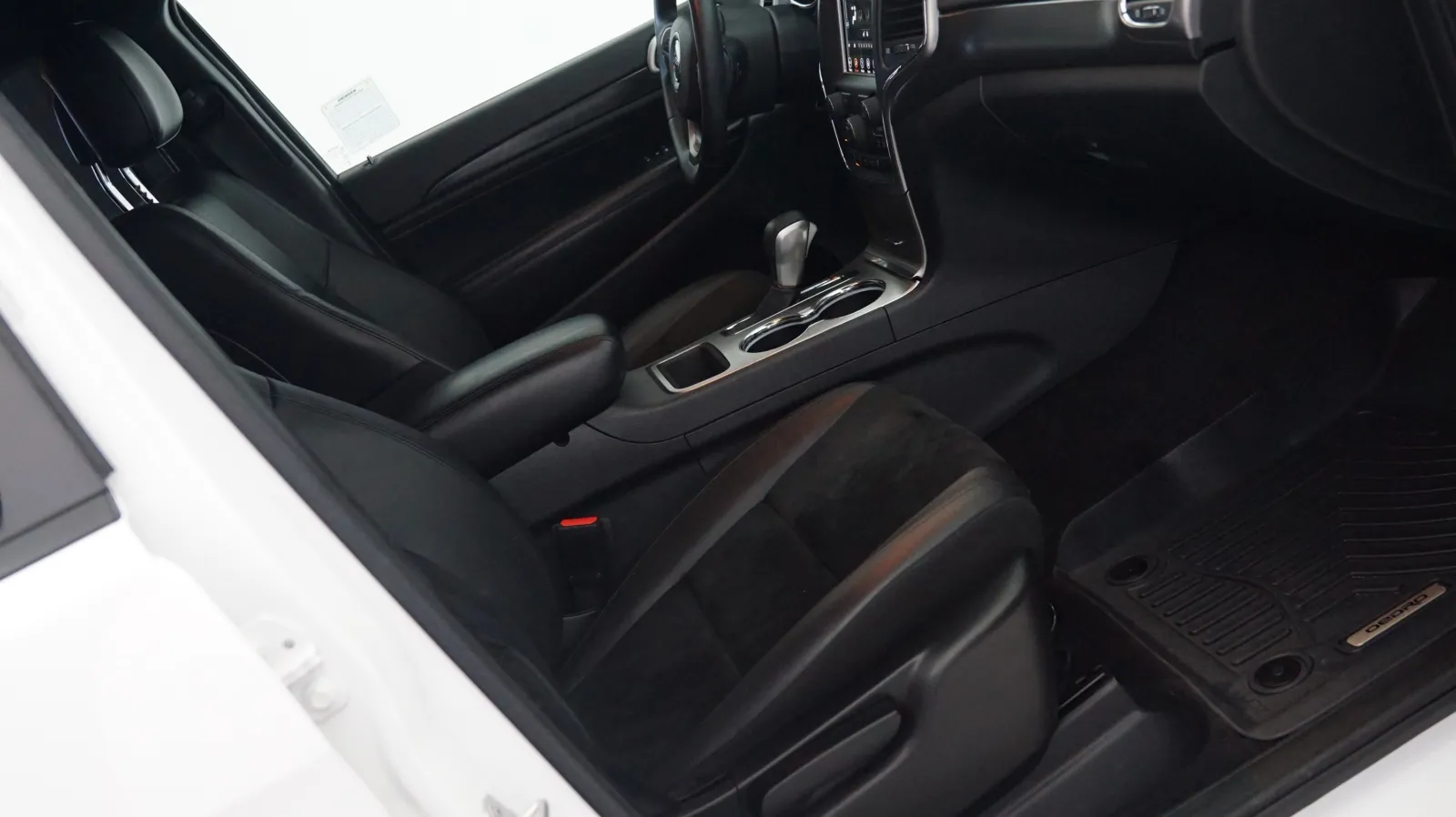 Jeep Grand Cherokee photo 6