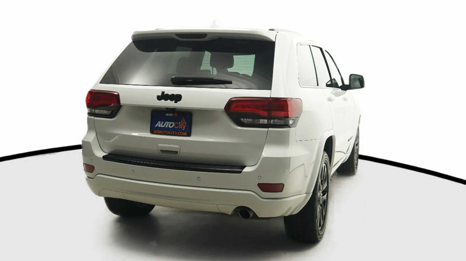 Jeep Grand Cherokee photo 8