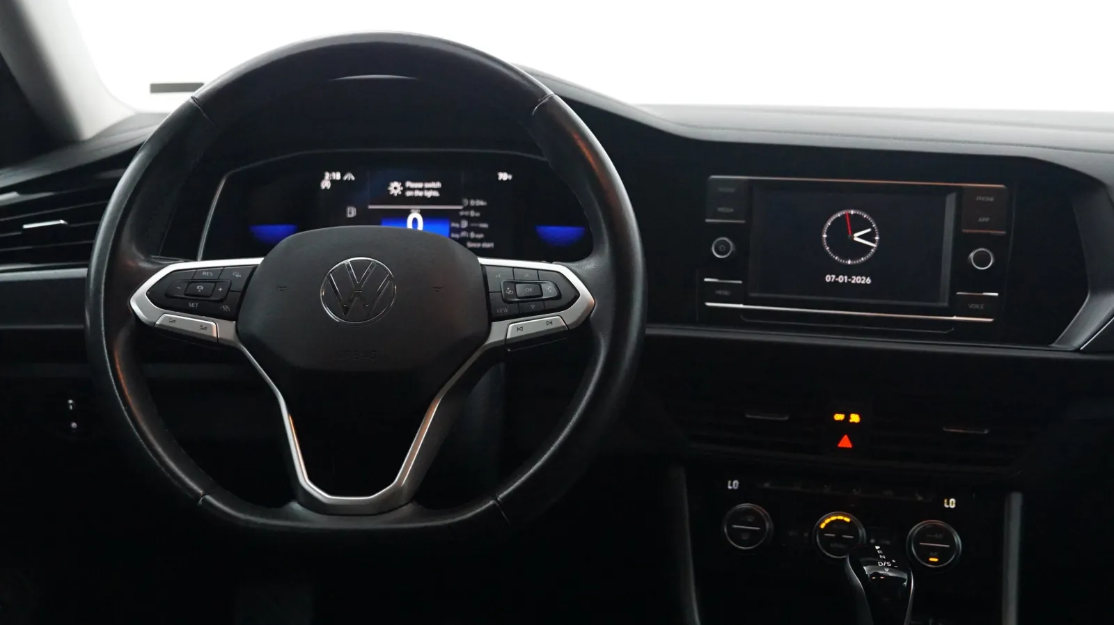 More photos of 2024 Volkswagen Jetta SE at Auto City, CA