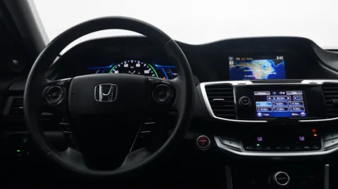 More photos of 2015 Honda Accord Hybrid Touring at Auto City, CA