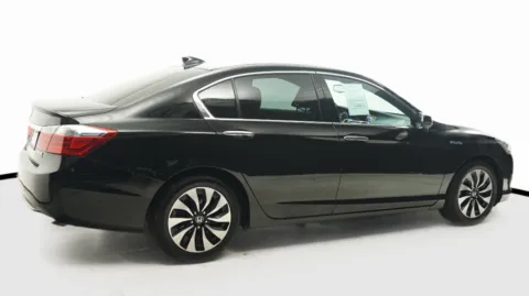 More photos of 2015 Honda Accord Hybrid Touring at Auto City, CA