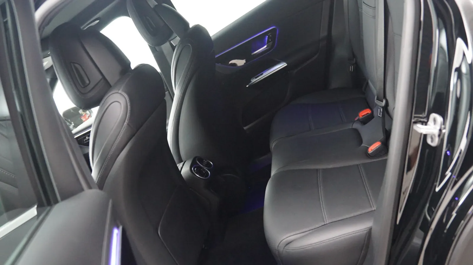 Mercedes-Benz GLC photo 12