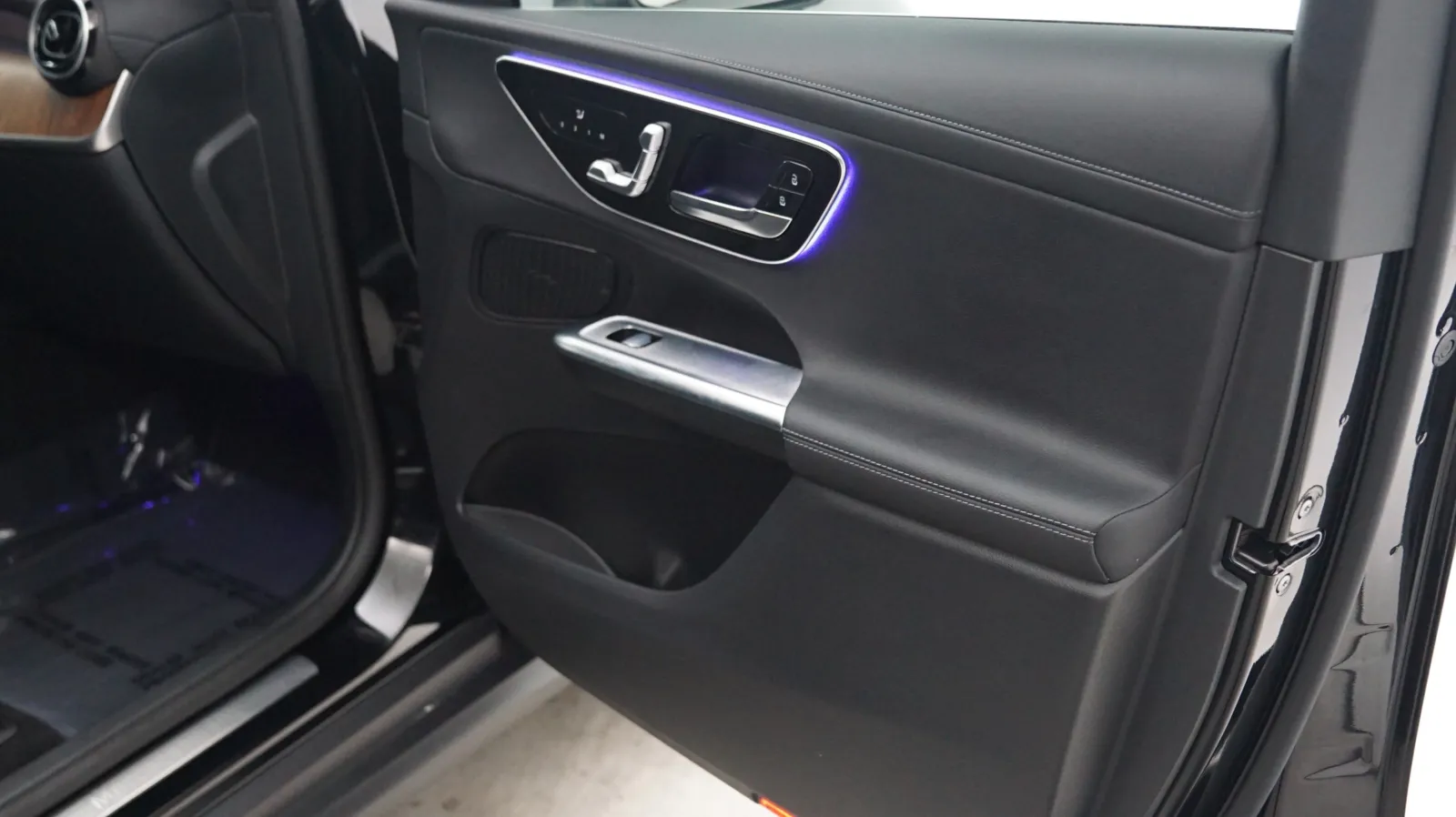 Mercedes-Benz GLC photo 14