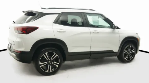 More photos of 2024 Chevrolet TrailBlazer LT at Auto City, CA
