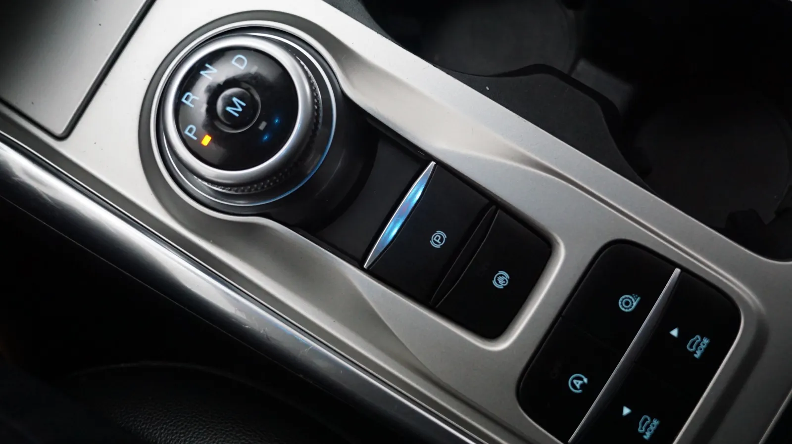 Ford Explorer photo 23