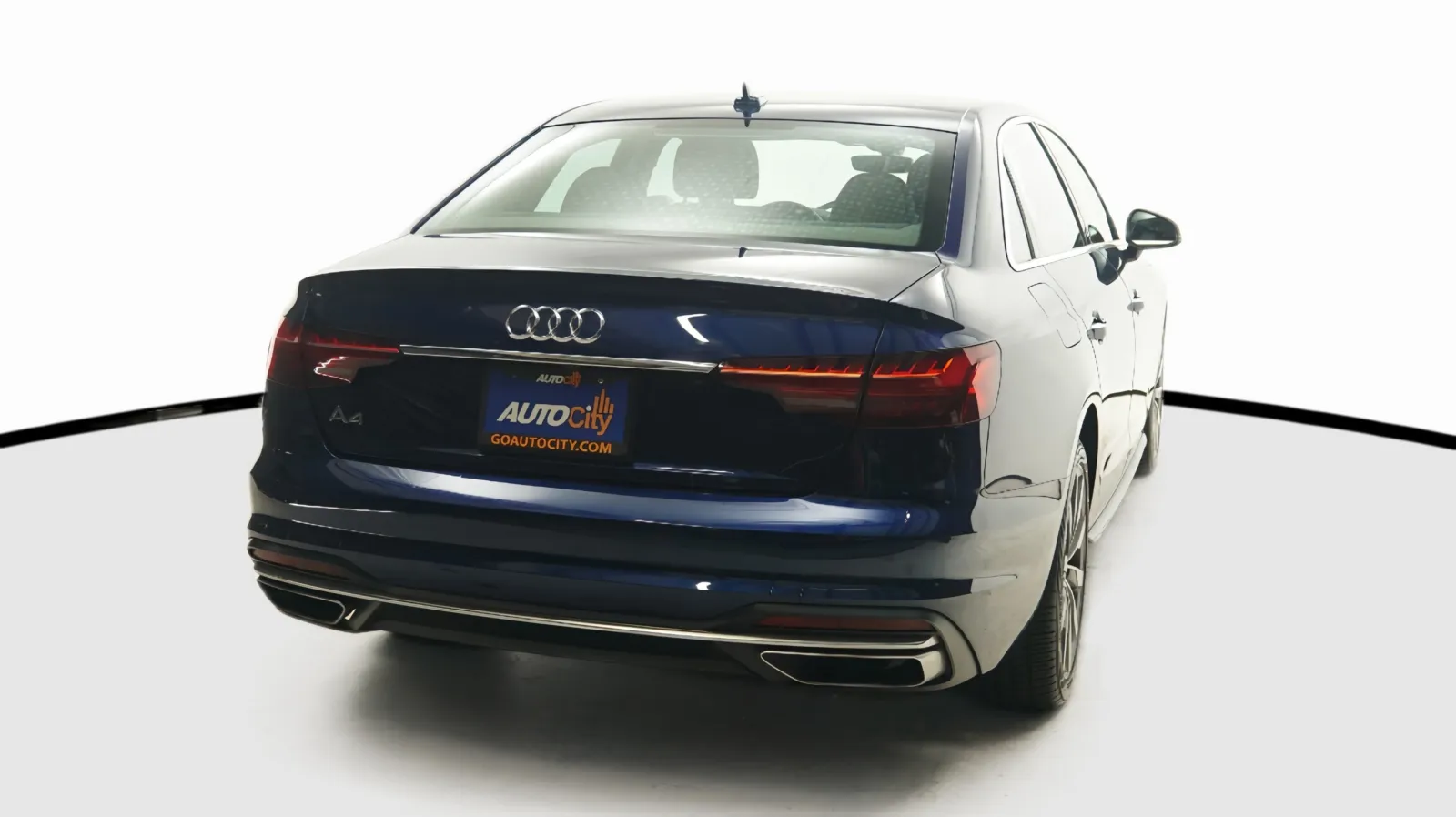 Audi A4 photo 8