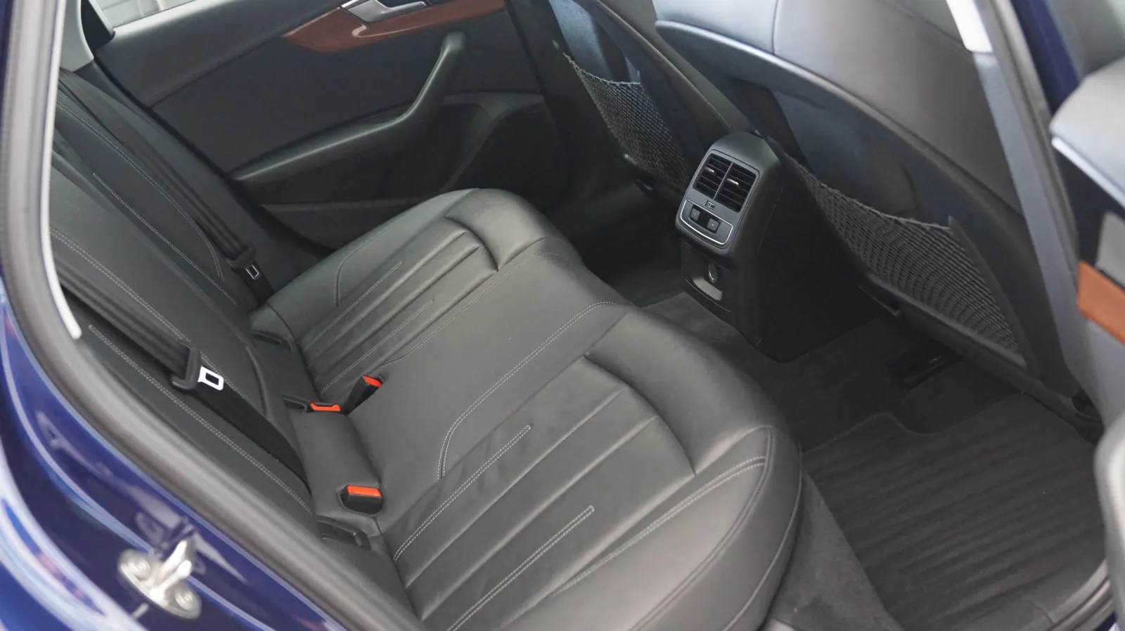 Audi A4 photo 11