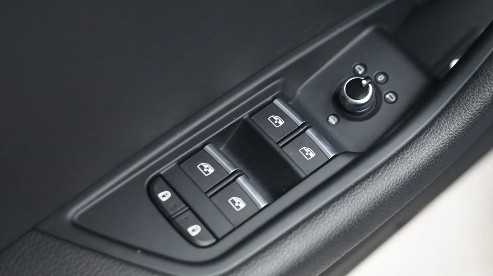 Audi A4 photo 15