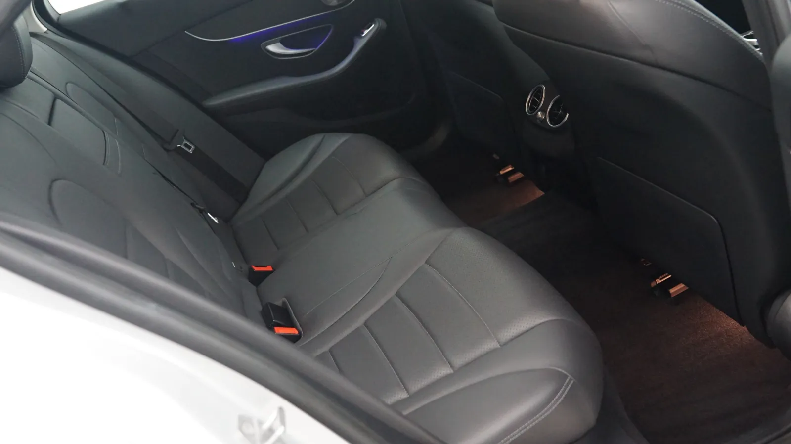 Mercedes-Benz C-Class photo 11