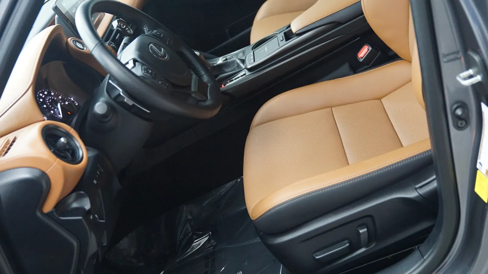 Lexus IS photo 7