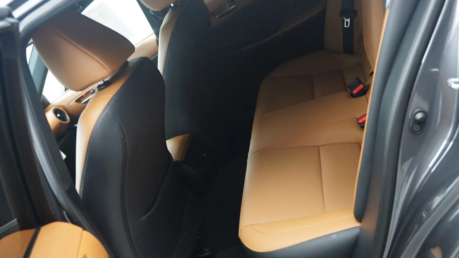 Lexus IS photo 12