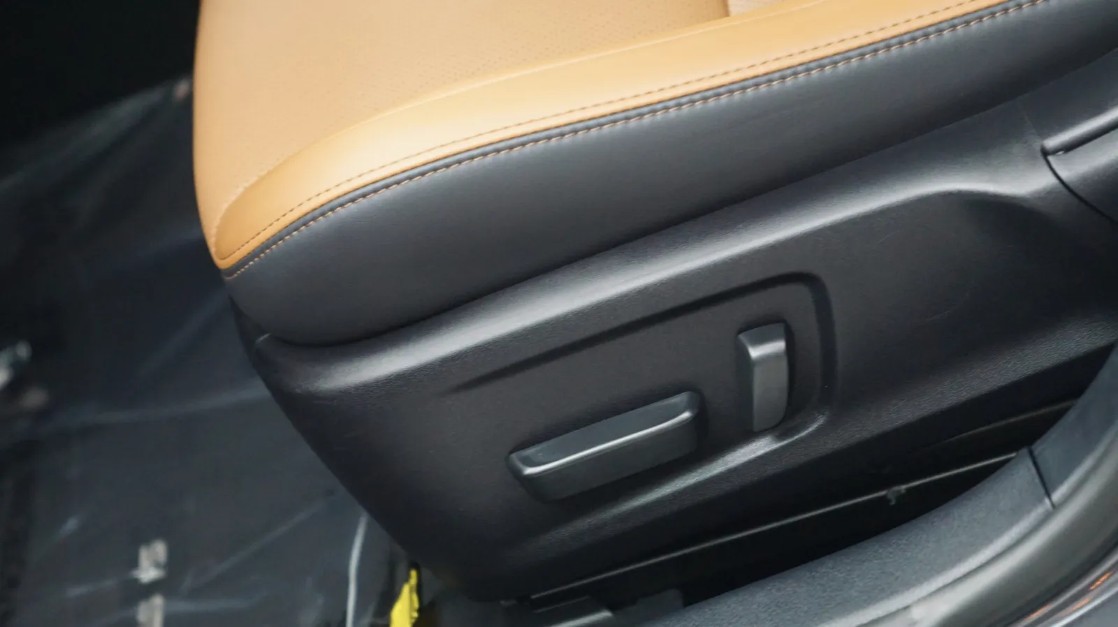 Lexus IS photo 16