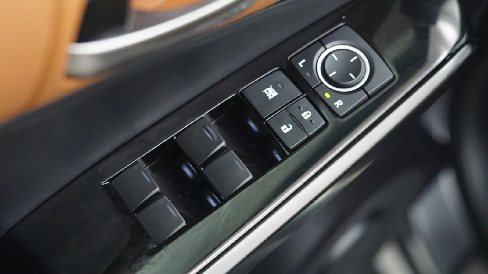 Lexus IS photo 17