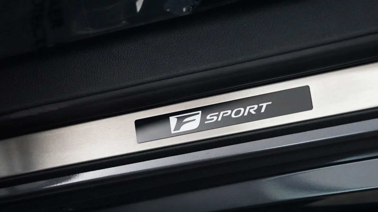 Lexus IS photo 25