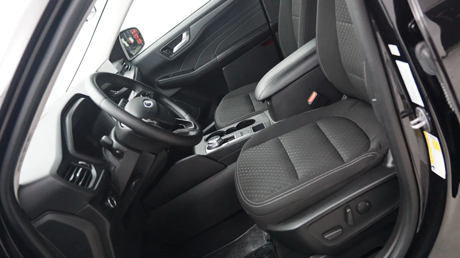 More photos of 2023 Ford Escape Active at Auto City, CA