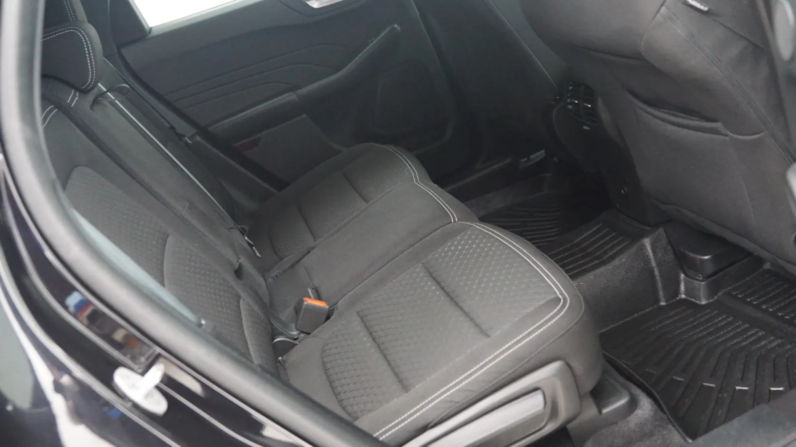Ford Escape photo 7