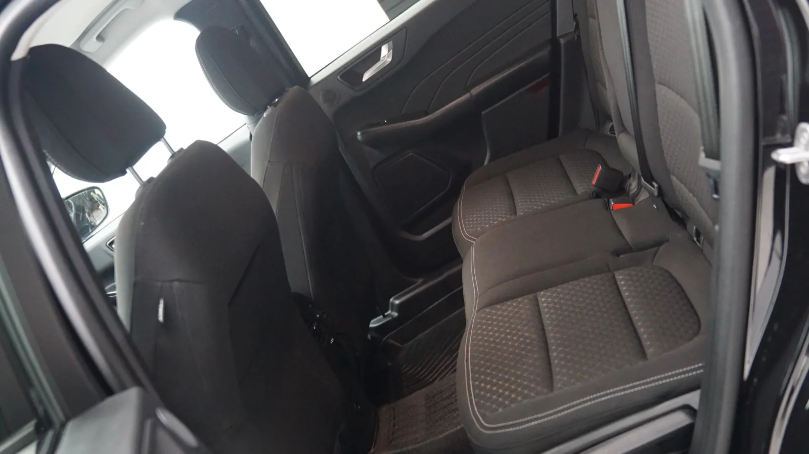 Ford Escape photo 8