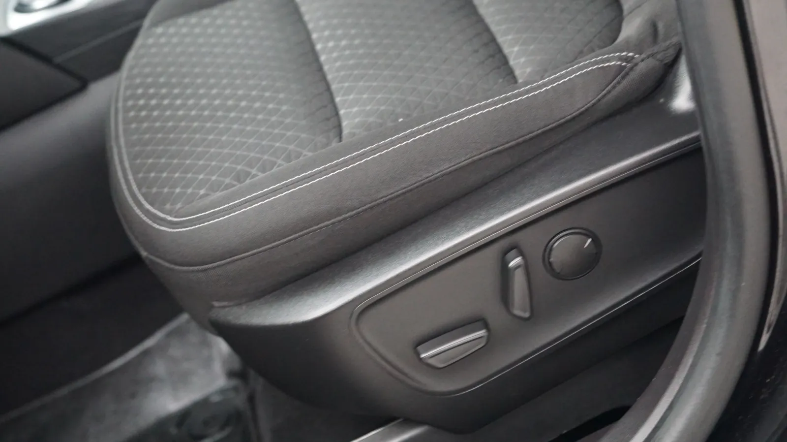 Ford Escape photo 16