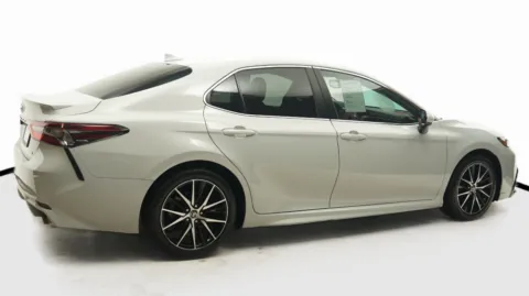 More photos of 2023 Toyota Camry SE at Auto City, CA
