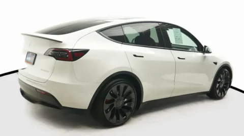 More photos of 2021 Tesla Model Y Performance at Auto City, CA