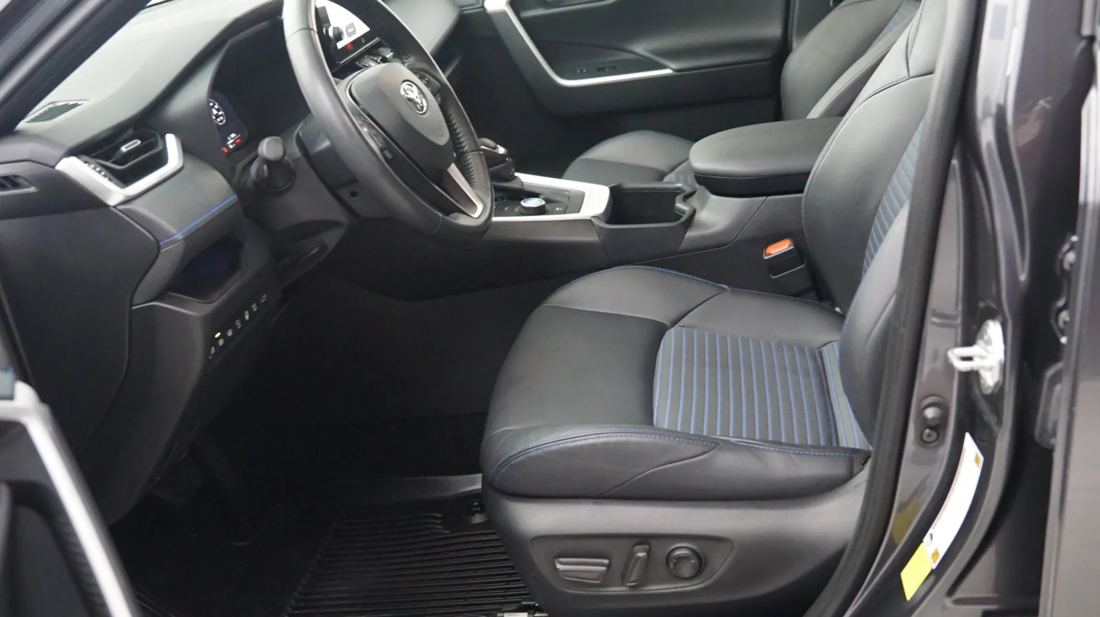 Toyota RAV4 photo 7