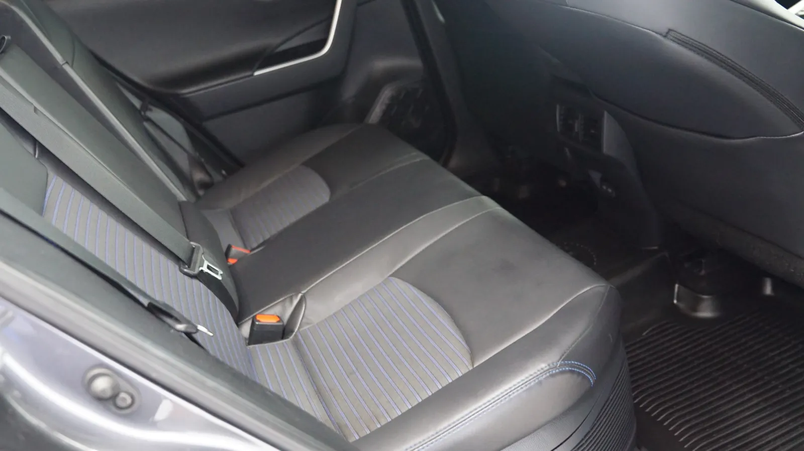 Toyota RAV4 photo 11