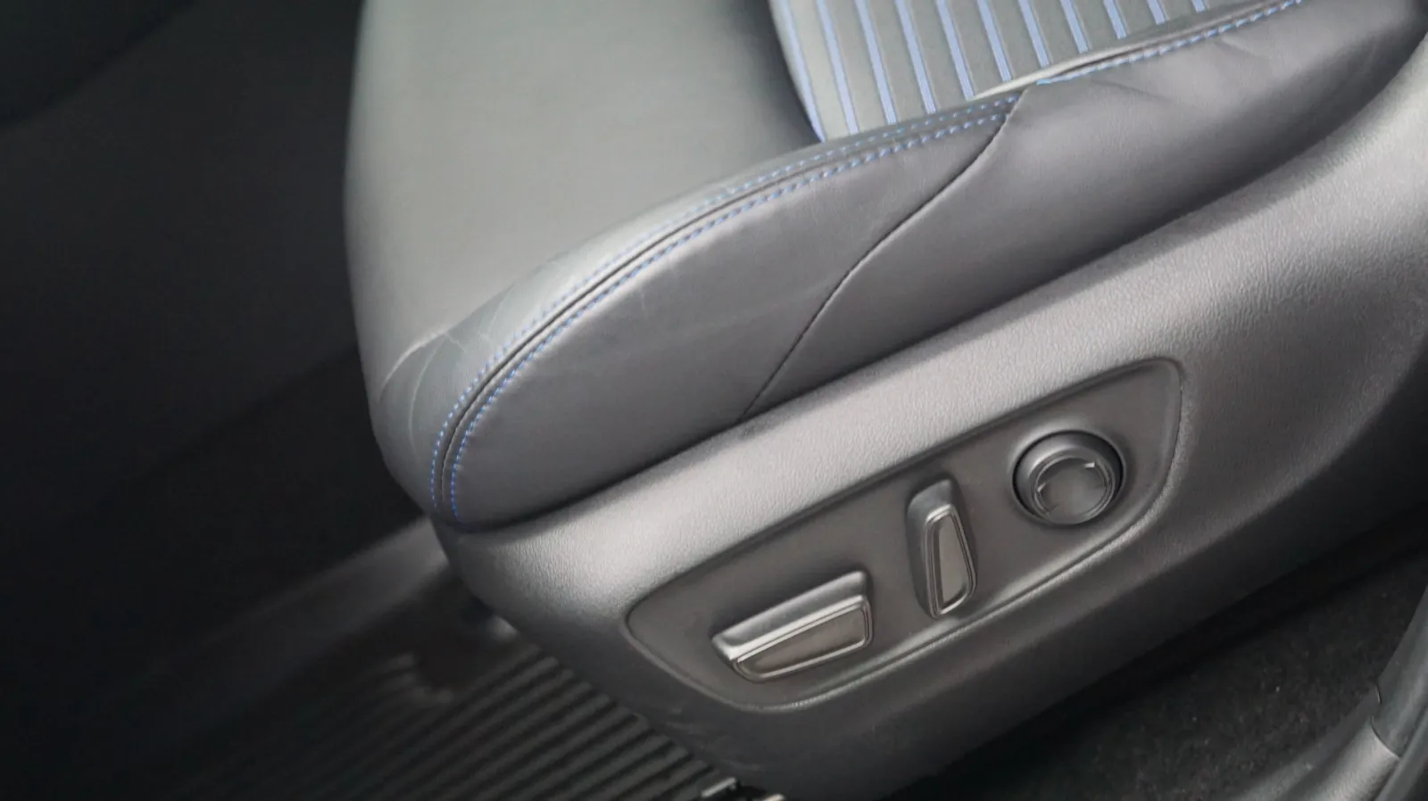 Toyota RAV4 photo 15