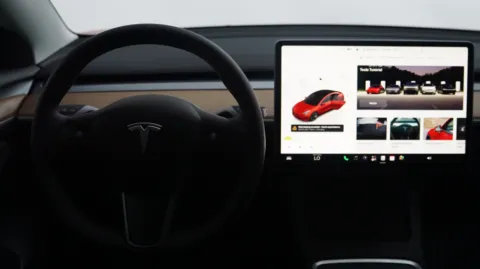 More photos of 2022 Tesla Model 3 at Auto City, CA