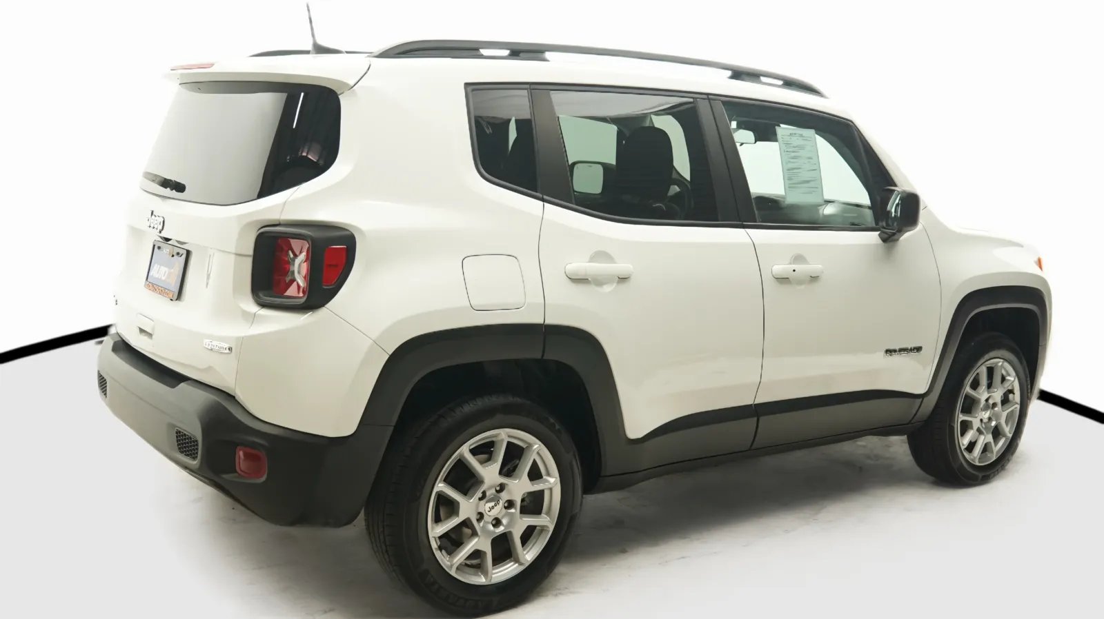 More photos of 2022 Jeep Renegade Latitude at Auto City, CA