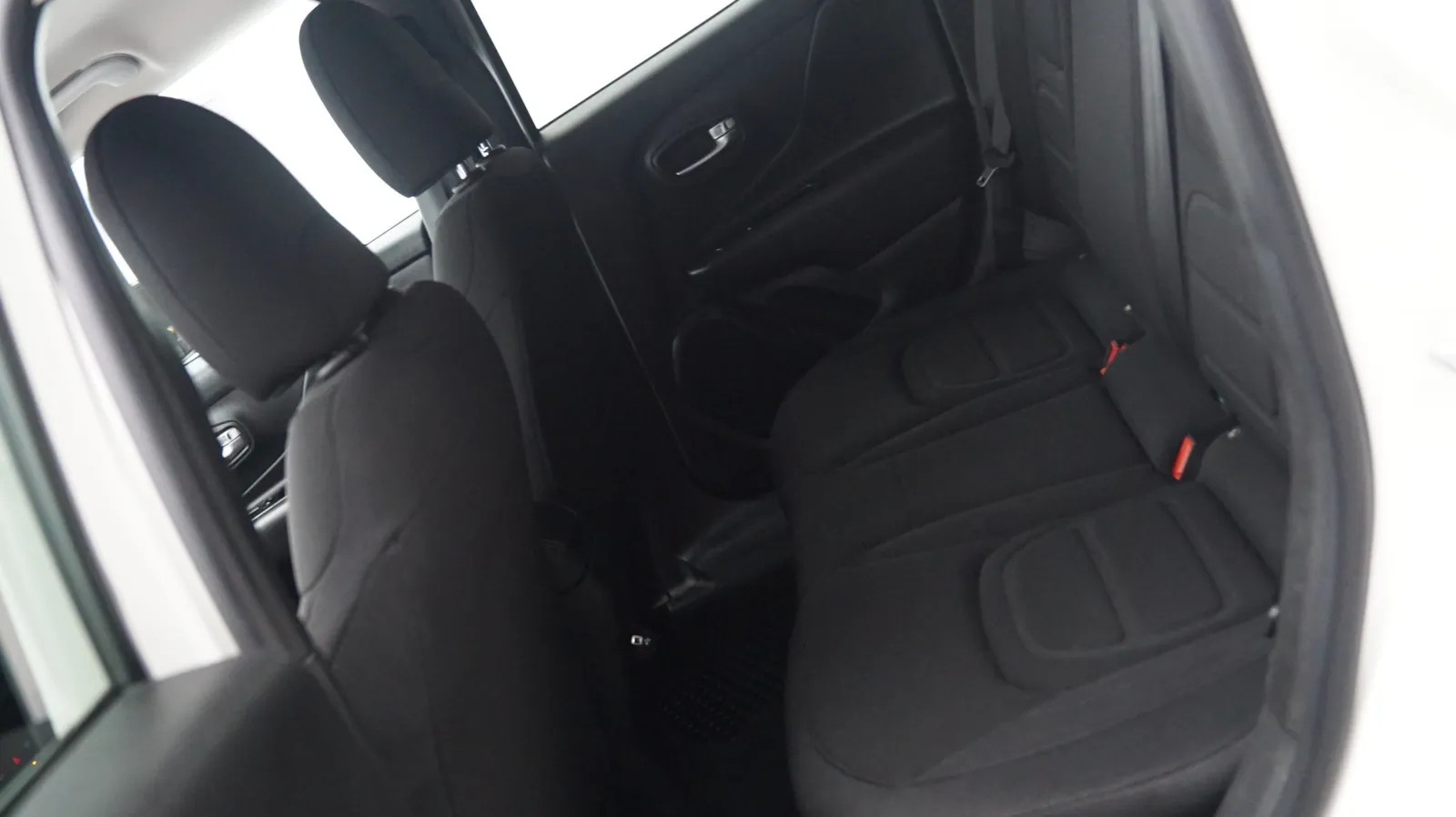 Jeep Renegade photo 12