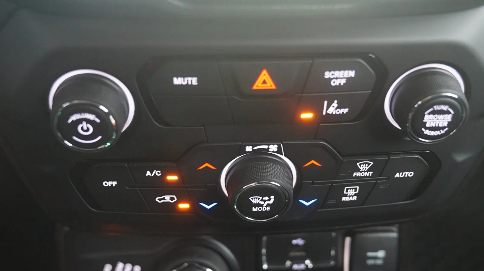 Jeep Renegade photo 19