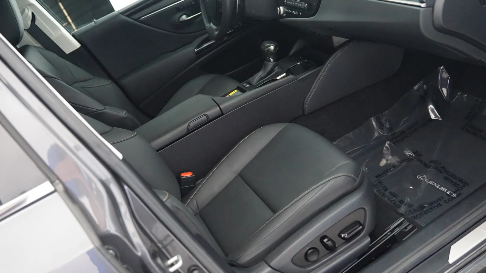 Lexus ES photo 6